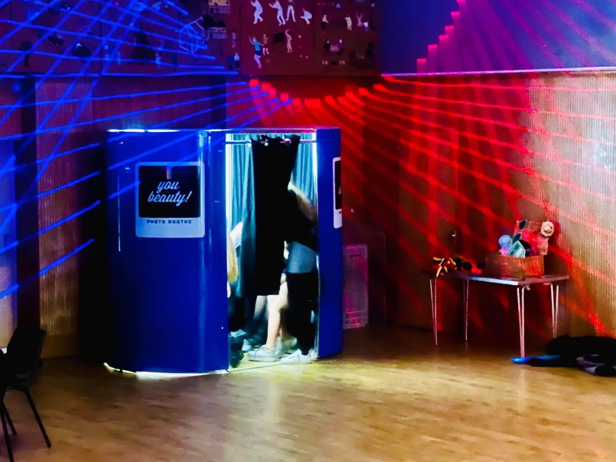 Oval Booth