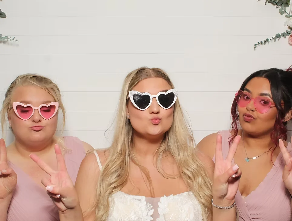 Studio quality photos from the Vintage Selfie Pod